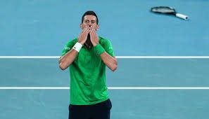 为什么主审需通过动作展示对判罚的信心